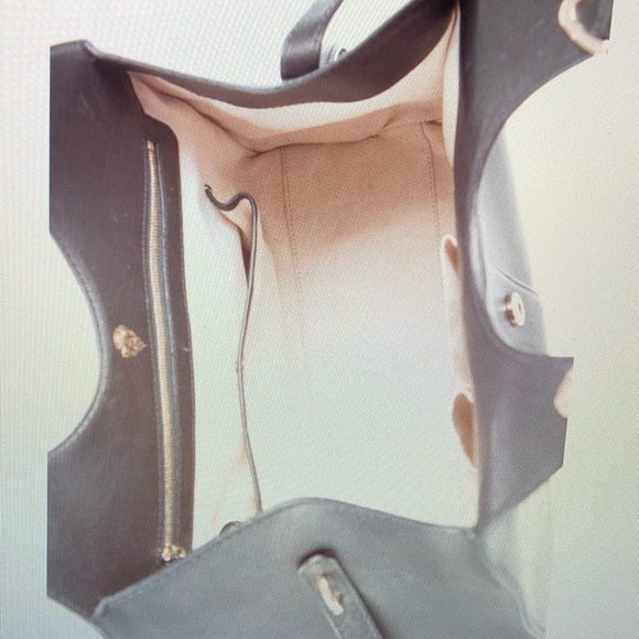 Gucci Stirrup Top Handle Bag - Picture 5 of 5